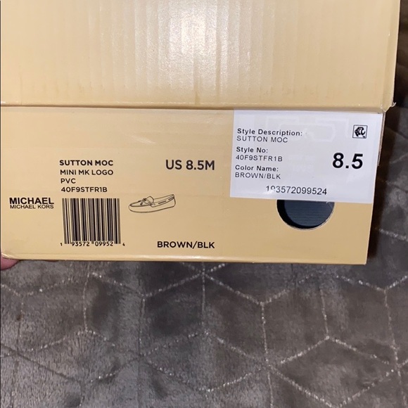 Michael Kors Sutton shoes - Picture 6 of 6